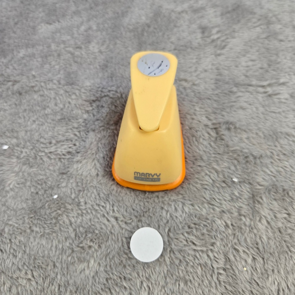 Marvy Uchida Clever Lever 5/8 Inch Circle Craft Paper Punch Yellow Orange